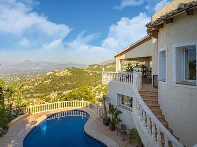 Luxury Villa with Private Pool near Sea in Altea