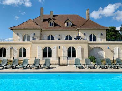 Holiday home Magnifique villa de charme avec piscine