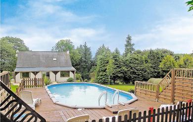 Holiday home Stunning Home In St Tugdual With 3 Bedrooms, Private Swimming Pool And Outdoor Swimming Pool