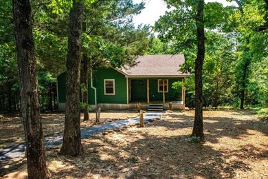 Holiday home The Leanin' Tree - Nestled Amongst The Piney Woods Of East Texas cabin
