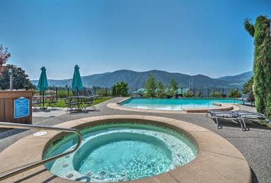 Апартаменты Lake Chelan Resort Condo Pool and Hot Tub Access!