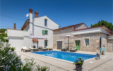 Stunning Home In Duga Uvala With Wifi, Private Swimming Pool And Outdoor Swimming Pool