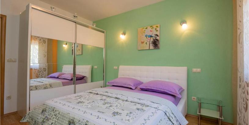 Apartments Three-Bedroom Apartment in Kresevo