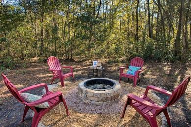 Holiday home Pet-Friendly Midway Home with Fire Pit!