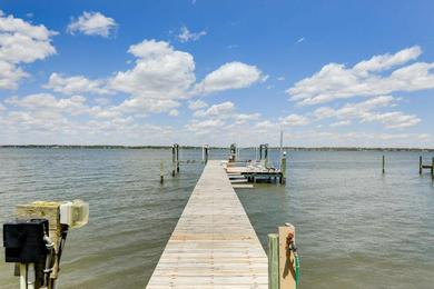 Hotel Waterfront Pine Knoll Shores Home on Bogue Sound!