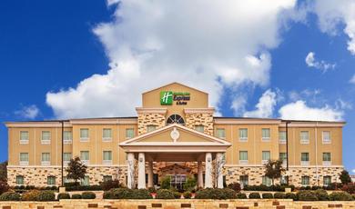 Отель Holiday Inn Express & Suites Brady, an IHG Hotel