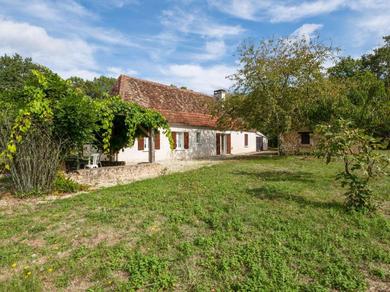 Holiday home Luxurious Holiday Home in Cendrieux with Garden House