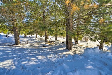 Holiday home Cascade Cabin Hideaway with Views, half Mi to Lake