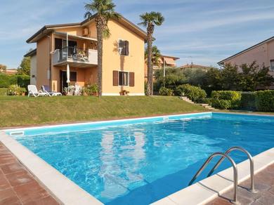 Holiday home Spacious holiday home in Lazise with large garden