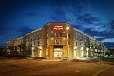 Отель Hampton Inn and Suites by Hilton Vero Beach-Downtown