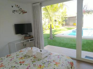 Guest house Habitación con jardín y piscina muy cerca de Valencia