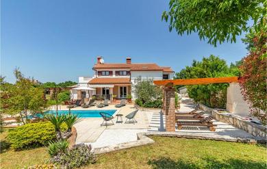 Holiday home Awesome home in Loborika with 6 Bedrooms, WiFi and Private swimming pool