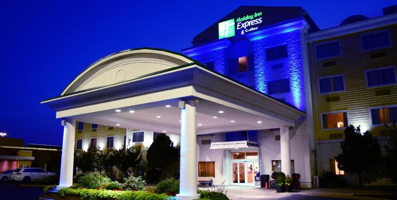 Отель Holiday Inn Express Hotel & Suites Watertown - Thousand Islands, an IHG Hotel