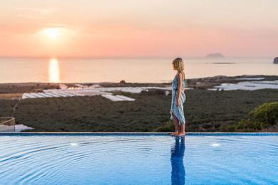 Вилла Lux Villa Elpida Falassarna with Heated Pool, 2km to Falassarna Beach