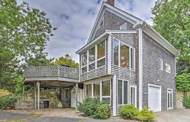Holiday home Charming Hyannis Home with Deck, 0 2 Mi to the Beach