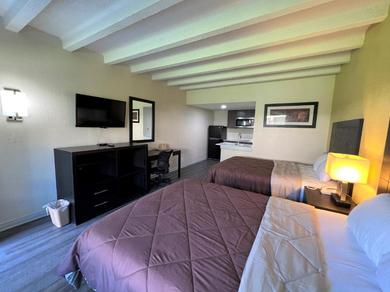 Motel James River Inn & Suites