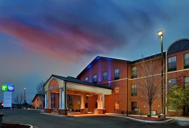 Отель Holiday Inn Express & Suites Batesville, an IHG Hotel