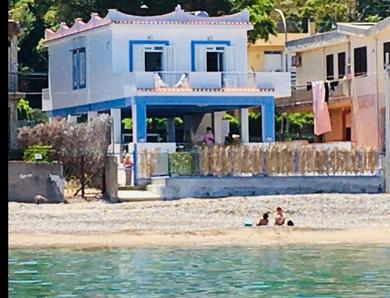 Villa GLORIA intero alloggio sulla spiaggia 8 posti letto 15 minuti da Palermo e 30 da Cefalu