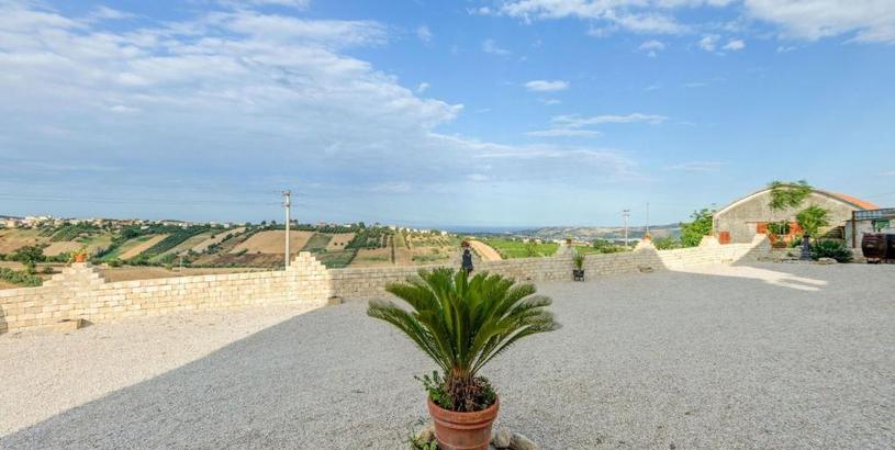 Holiday home Holiday home in Mosciano Sant Angelo with courtyard