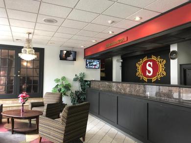 The Schenectady Inn & Suites