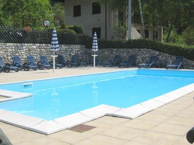 Lake view apartment in Val di Ledro with pool