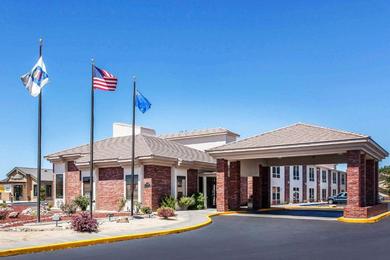 Отель Comfort Inn & Suites Near Fallon Naval Air Station