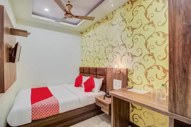 OYO Hotel A One Suite Near Chhatrapati Shivaji International Airport