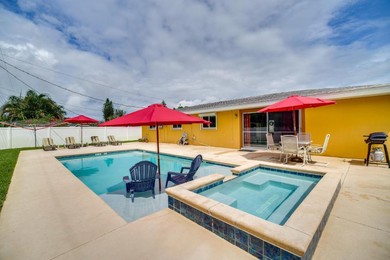 Hotel Breezy Palm Bay Home Outdoor Pool, Near Beaches!