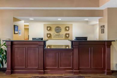 Отель Comfort Inn & Suites LaGrange