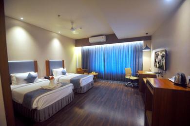 Отель Pipul Padmaja Premium Hotel
