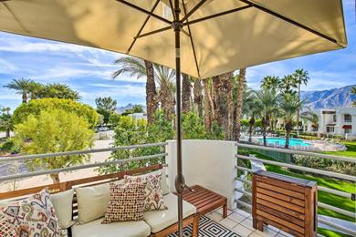 Апартаменты Chic Palm Springs Retreat with View Near Escena Golf