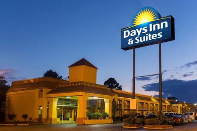 Отель Days Inn & Suites by Wyndham Vicksburg
