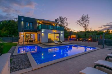 Holiday home Holiday House Luxury with heated pool - Grubine