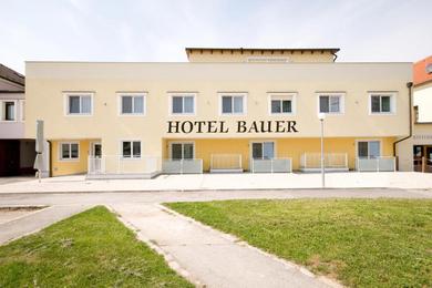 Отель Hotel Bauer