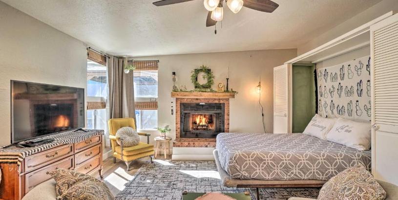 Apartments Williams Studio on Famous Route 66 with Fireplace!