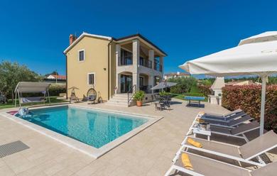 Villa Villa Vanesa with Private Pool nearby Porec