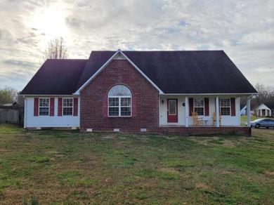 Дом отдыха Large backyard with fence! 6 miles from the Cookeville Boat Dock of Center Hill Lake!