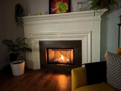 Apartments Amazing 3 bedrooms place with indoor fireplace 10 min to downtown MTL