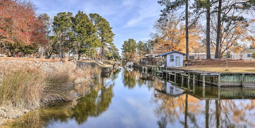 Holiday home Pet-Friendly Cabin with Dock Fish and Explore!