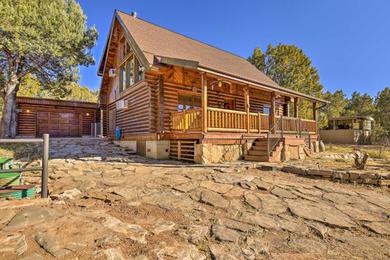 Дом отдыха Beautiful Payson Log Cabin with Yard and Fire Pit