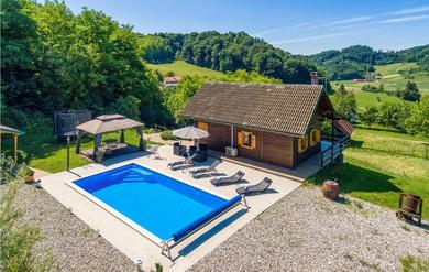 Holiday home Amazing Home In Krapinske Toplice With Wifi, Private Swimming Pool And Outdoor Swimming Pool