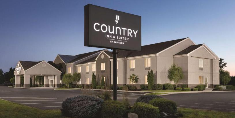 Отель Country Inn & Suites by Radisson, Port Clinton, OH