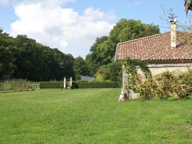 Holiday home Holiday home with swimming pool on the estate of a noble castle near Nettancourt