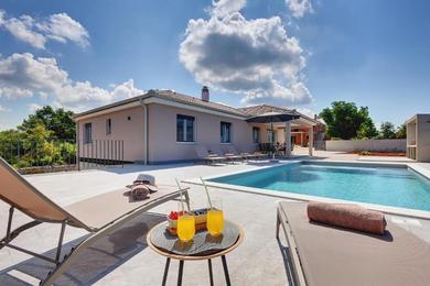 Holiday home Neue Villa bei Rovinj mit privatem Pool, WLAN, Klima