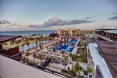 Курорт Royalton Riviera Cancun, An Autograph Collection All-Inclusive Resort & Casino