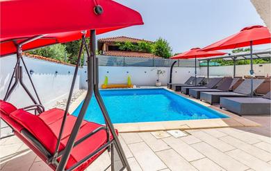 Holiday home Amazing Home In Kavran With Jacuzzi, Wifi And Outdoor Swimming Pool