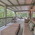 Holiday home Cozy Cabin with Deck 4 Mi to Dining and Hiking!