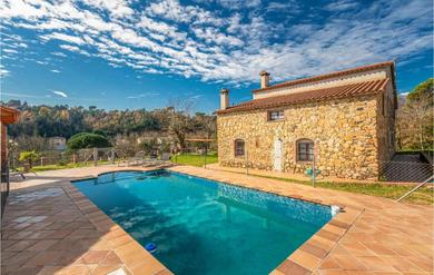 Holiday home Amazing Home In Riells I Viabrea With 4 Bedrooms, Wifi And Outdoor Swimming Pool