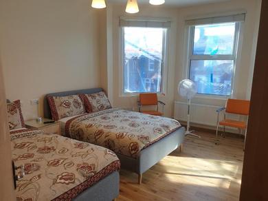 Apartments London Luxury Spacious 2 Bedroom Apartment 4 mins from Ilford Stn. FREE parking