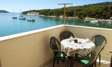 Apartments Apartment with one bedroom in Prvic Luka with wonderful sea view furnished terrace and WiFi 1 m from the beach